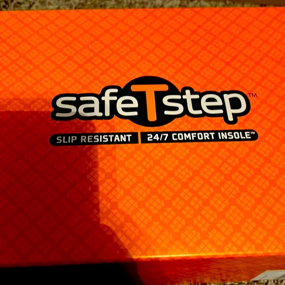 Slip resistant - Picture 1 of 6